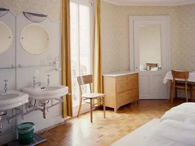 Regina 4*